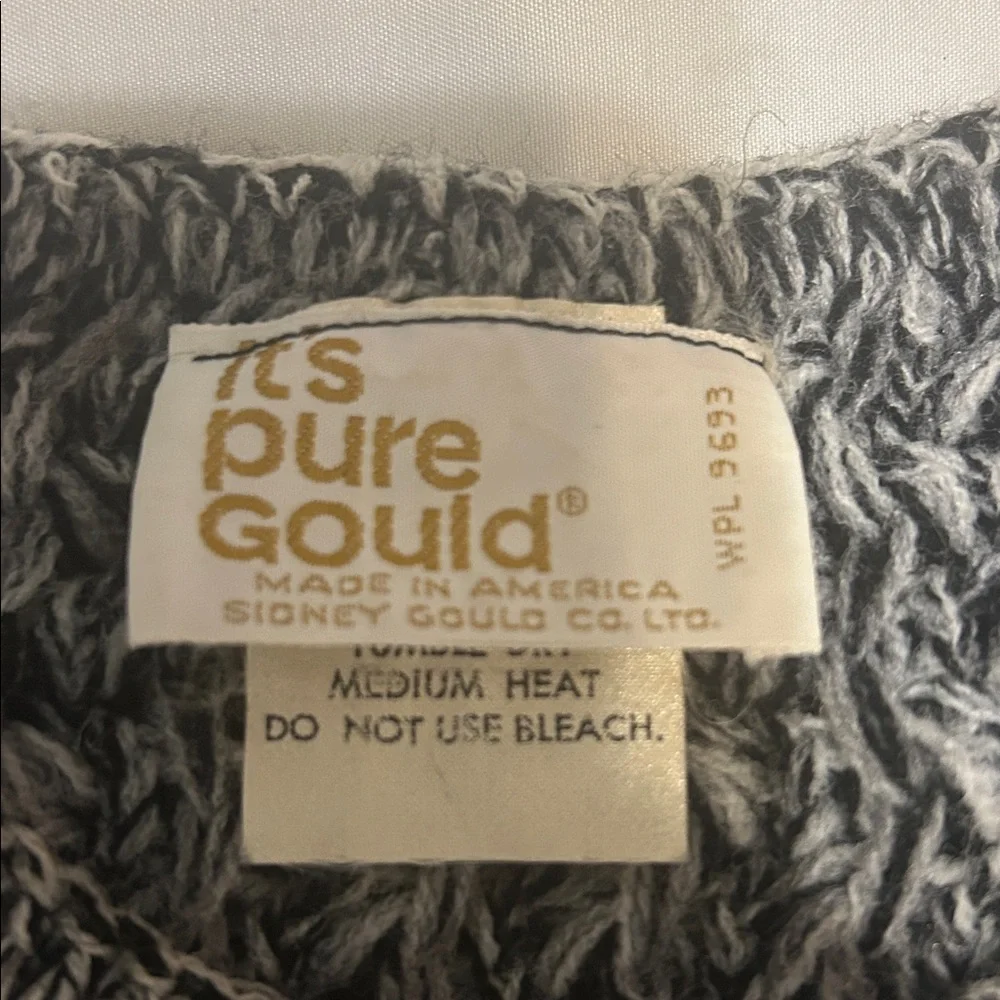 🦄2/$9🦄 Sydney Gould back white knit sweater vintage